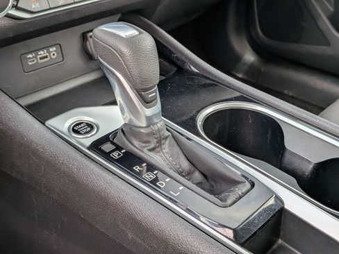 Used 2024 Nissan Altima 2.5 SV FWD image 21