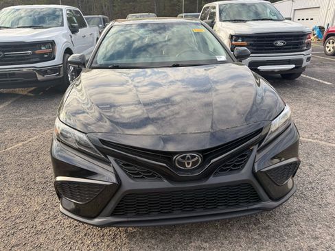 Used 2021 Toyota Camry SE w/ TRD Appearance Package (TMS) image 2