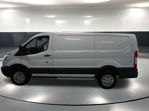 Used 2017 Ford Transit 250 130 Low Roof w/ Exterior Upgrade Package RWD image 7