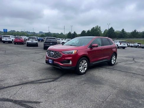 Used 2020 Ford Edge Titanium w/ Equipment Group 301A AWD/4WD image 3