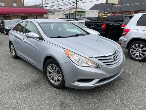 Used 2012 Hyundai Sonata GLS image 2