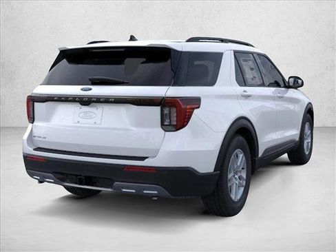New 2026 Ford Explorer Active w/ Active Comfort Package image 8