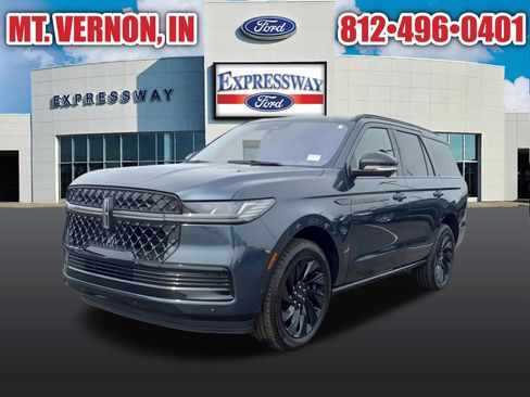Used 2025 Lincoln Navigator Reserve w/ Jet Appearance Package AWD/4WD image 2