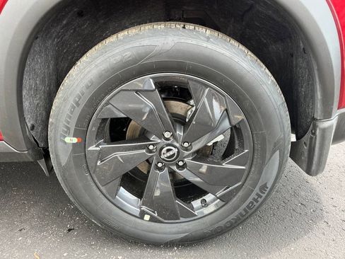 New 2026 Nissan Rogue SV AWD/4WD image 10