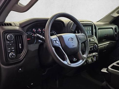 Used 2025 Chevrolet Silverado 2500 Custom w/ Custom Value Package image 9