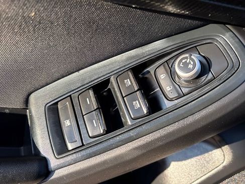 Used 2023 Subaru Crosstrek 2.0i Premium image 13