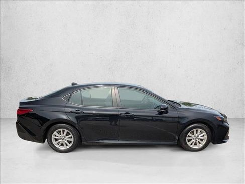 Used 2025 Toyota Camry LE FWD image 4