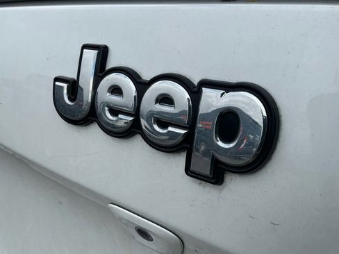 Used 2015 Jeep Cherokee Limited w/ Trailer Tow Group image 16