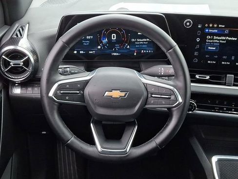 Used 2025 Chevrolet Equinox LT AWD/4WD image 19
