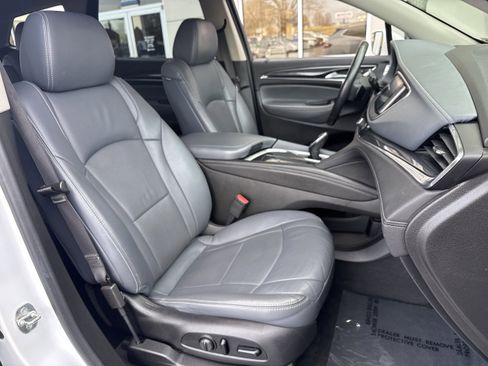 Used 2020 Buick Enclave Essence w/ Sound and Sites Package image 17