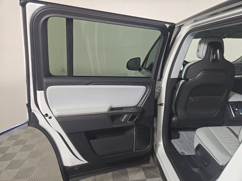 Used 2023 Rivian R1S Adventure AWD/4WD image 51