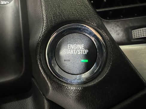 Used 2020 GMC Yukon SLT w/ Graphite Performance Edition image 17