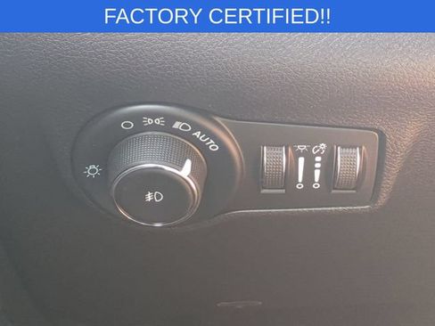Used 2023 Jeep Compass Latitude w/ Sun and Sound Group AWD/4WD image 19