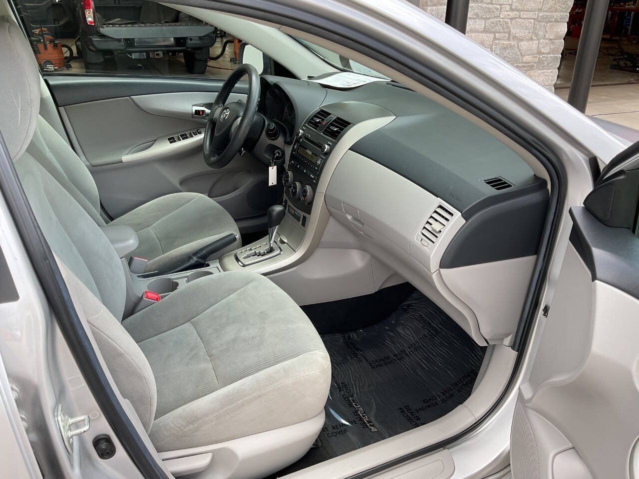 Used 2011 Toyota Corolla LE FWD image 35