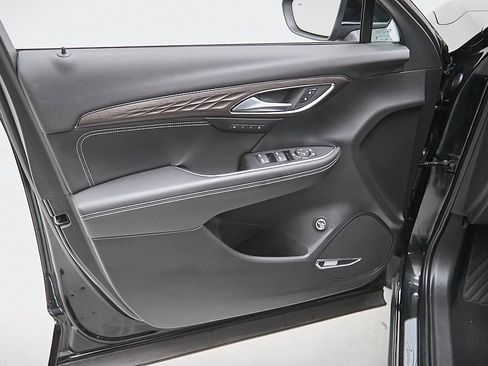 Used 2023 Buick Envision Avenir image 10