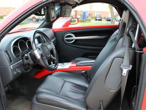 Used 2004 Chevrolet SSR w/ Preferred Equipment Group RWD image 8
