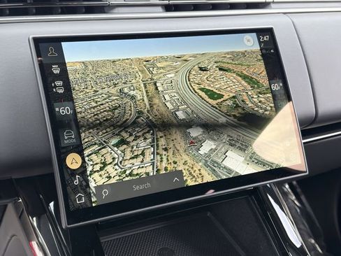 Used 2025 Land Rover Range Rover Sport SE image 13