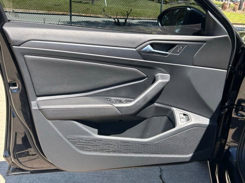 Certified 2024 Volkswagen Jetta SE w/ Panoramic Sunroof Package image 16