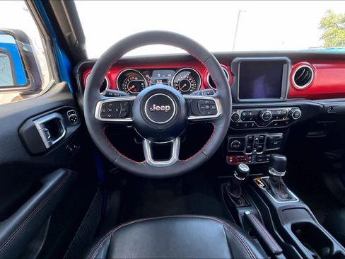 Used 2023 Jeep Gladiator Rubicon w/ Cold Weather Group AWD/4WD image 6