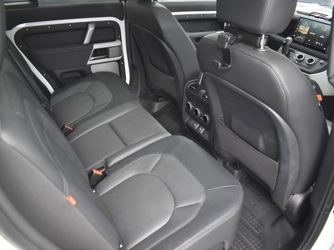 Used 2023 Land Rover Defender 130 X-Dynamic SE AWD/4WD image 31
