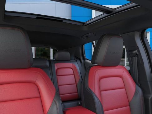 New 2025 Chevrolet Equinox EV RS image 24