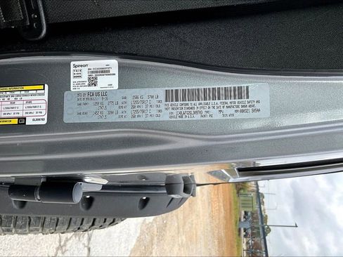 Used 2016 Jeep Wrangler Unlimited Rubicon w/ Connectivity Group image 17