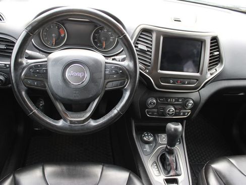 Used 2021 Jeep Cherokee Trailhawk w/ Comfort/Convenience Group image 11