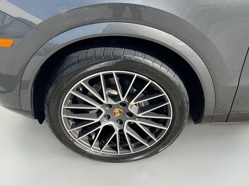Used 2020 Porsche Cayenne AWD/4WD image 37
