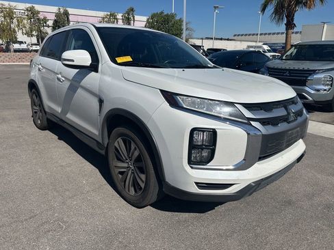 Used 2020 Mitsubishi Outlander Sport SE AWD/4WD image 3