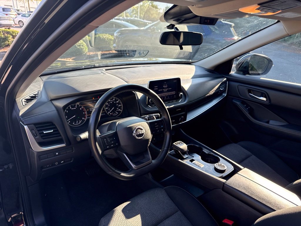 Used 2025 Nissan Rogue SV AWD/4WD image 14