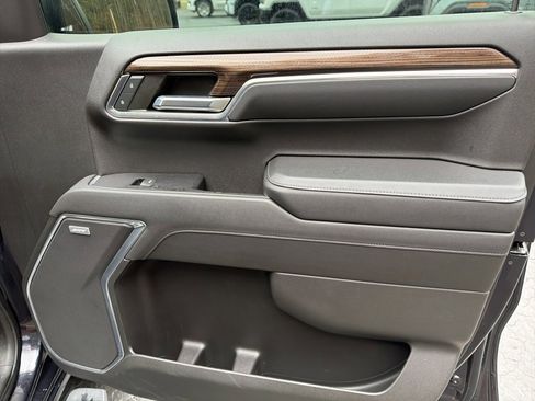 Used 2022 Chevrolet Silverado 1500 LT Trail Boss w/ LT Trail Boss Premium Package image 17