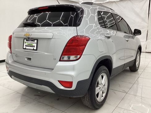 Used 2018 Chevrolet Trax LT w/ LT Convenience Package AWD/4WD image 9
