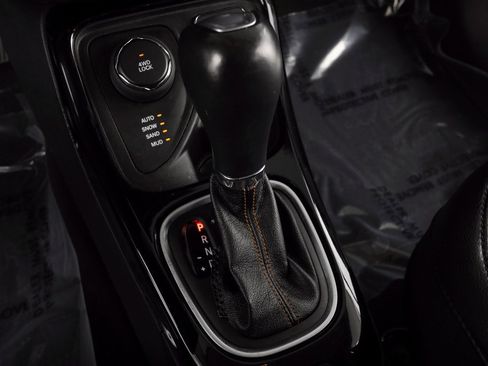 Used 2020 Jeep Compass Limited image 28