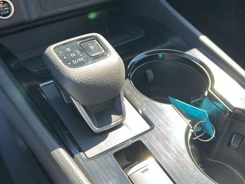 Used 2023 Nissan Rogue SV w/ SV Premium B Package image 18