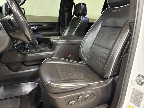 Used 2024 GMC Sierra 2500 AT4X image 17