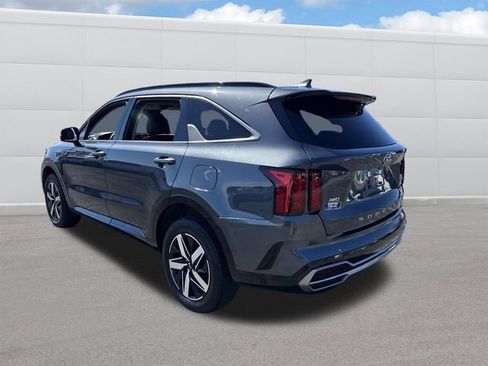 Used 2021 Kia Sorento EX image 3