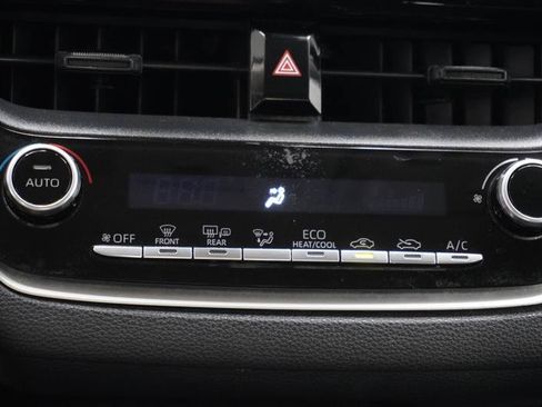 Used 2021 Toyota Corolla LE FWD image 14