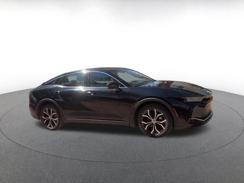 Used 2025 Toyota Crown XLE image 2