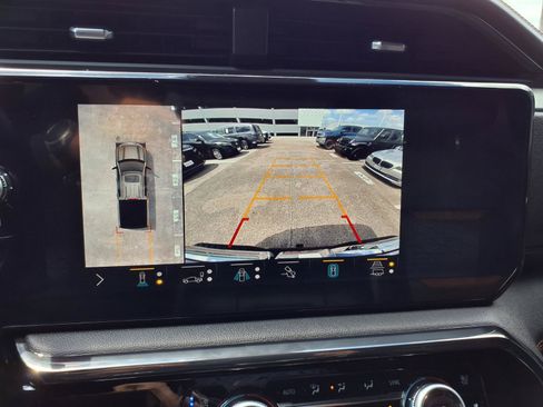 Used 2022 GMC Sierra 1500 AT4 w/ Technology Package AWD/4WD image 7