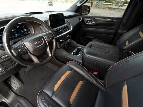 Used 2023 GMC Yukon AT4 w/ Technology Package image 25