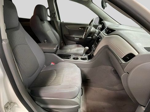 Used 2014 Chevrolet Traverse LS image 17