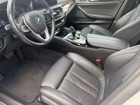 Used 2023 BMW 530e xDrive image 6