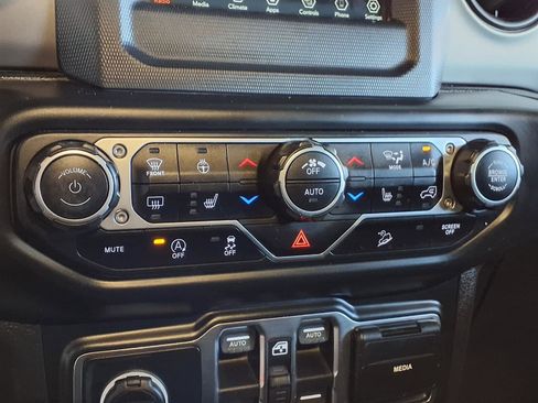 Used 2019 Jeep Wrangler Unlimited Sport S AWD/4WD image 15