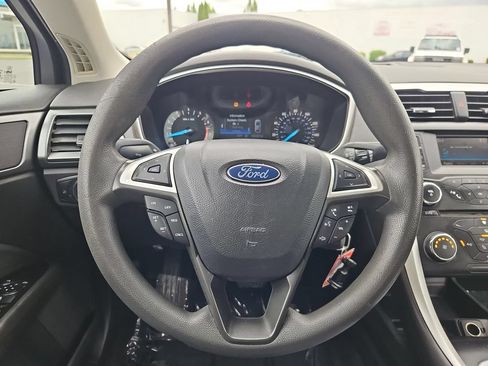 Used 2014 Ford Fusion SE FWD image 14