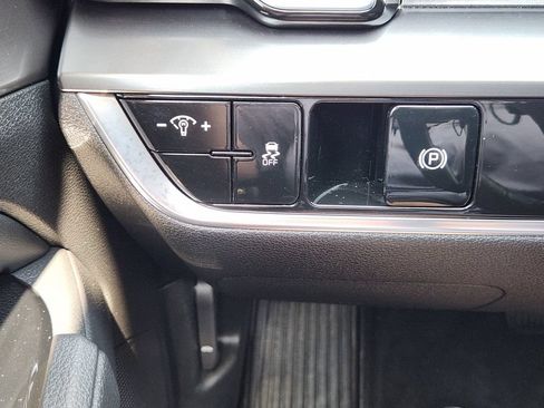 Certified 2025 Kia Sportage EX FWD image 24