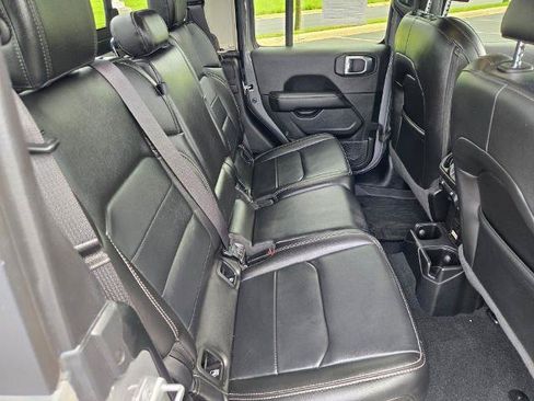 Used 2021 Jeep Gladiator Overland w/ Popular Equipment Package AWD/4WD image 10