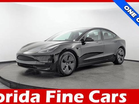 Used 2023 Tesla Model 3 Standard Range RWD image 1