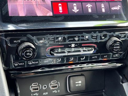 New 2025 Jeep Grand Cherokee L Limited w/ Luxury Tech Group II image 19