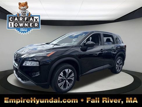 Used 2023 Nissan Rogue SV image 1