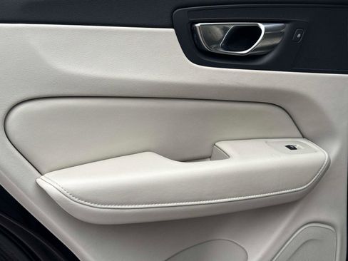 Used 2021 Volvo XC60 T5 Inscription w/ Protection Package Premier image 14